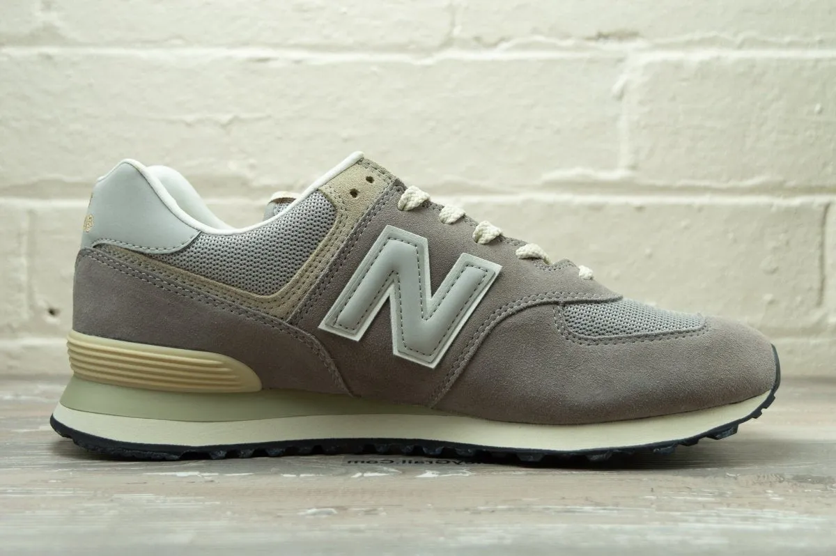 New Balance 574 ML574GYE Friends & Family