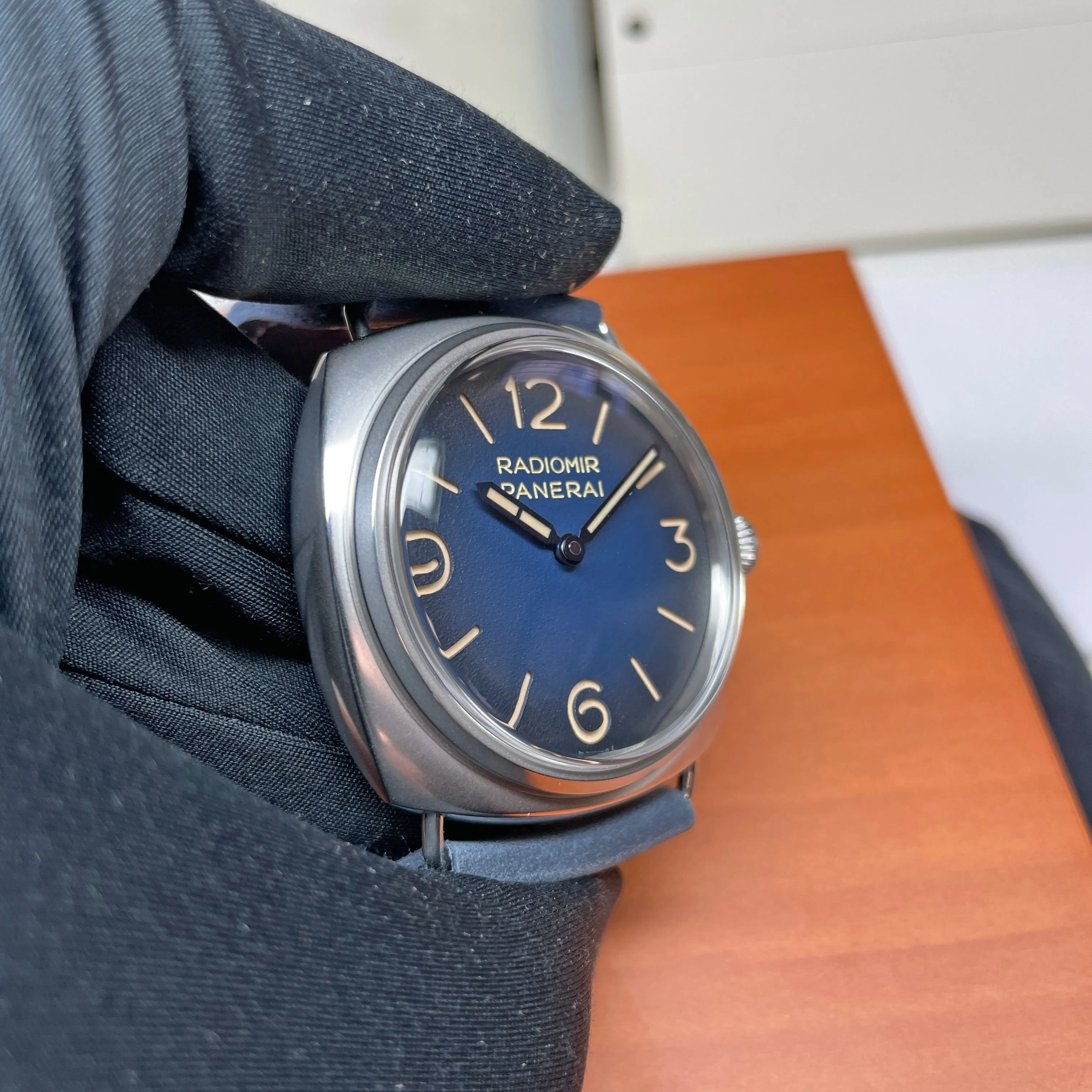 Pre-owned Panerai Radiomir Tre Giorni Blue Suede PAM01335 - 45mm Watch